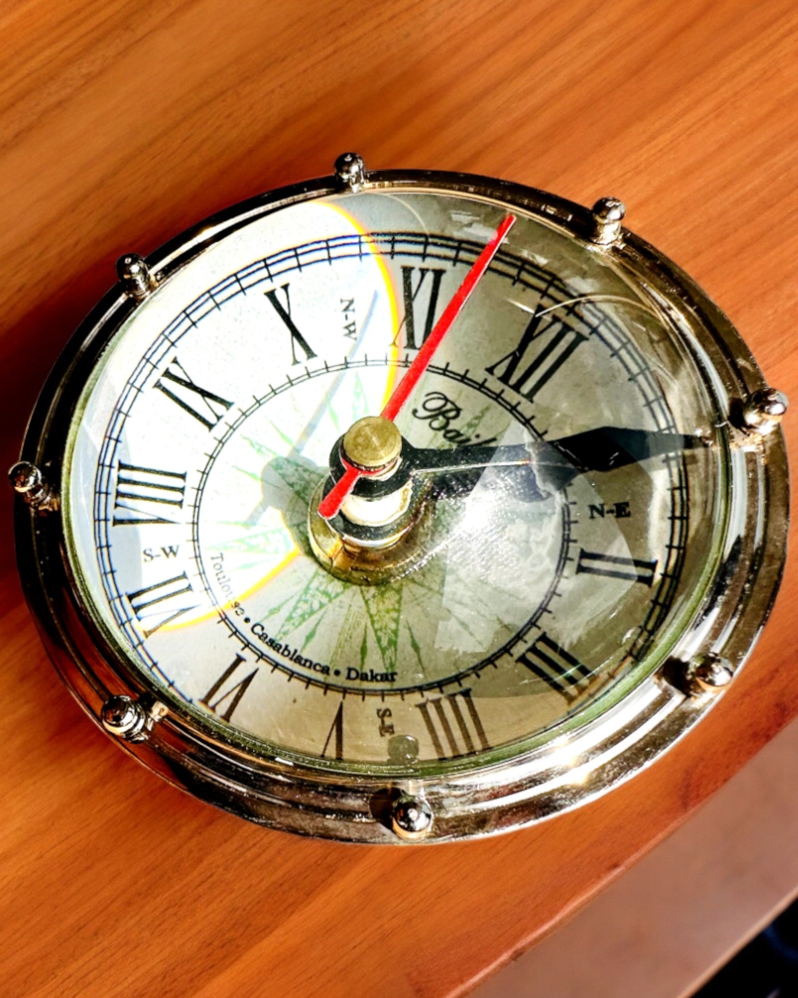 Bailey Compass Clock - Κομψό Ρολόι με Θέμα Πυξίδας με Δυνατότητα Χάραξης