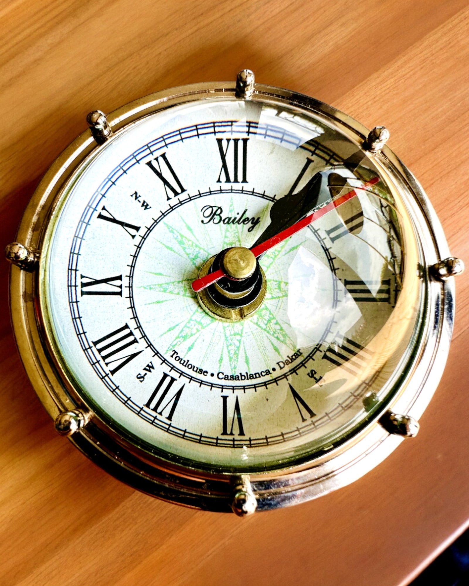 Bailey Compass Clock - Κομψό Ρολόι με Θέμα Πυξίδας με Δυνατότητα Χάραξης