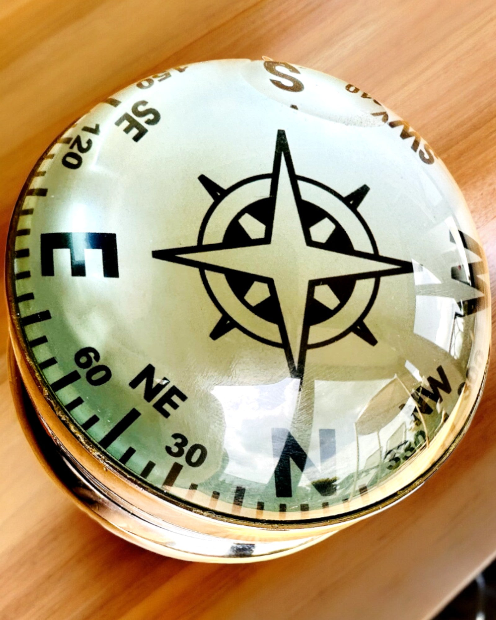 Bailey Compass Clock - Κομψό Ρολόι με Θέμα Πυξίδας με Δυνατότητα Χάραξης