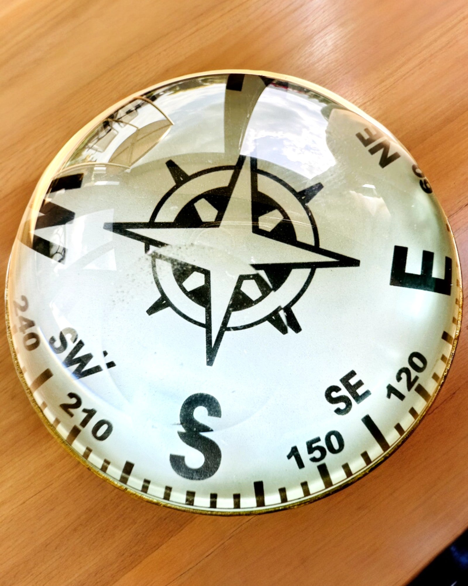 Bailey Compass Clock - Κομψό Ρολόι με Θέμα Πυξίδας με Δυνατότητα Χάραξης